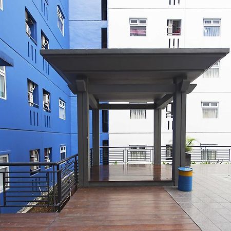 Reddoorz Apartment @ Green Pramuka Джакарта Екстериор снимка