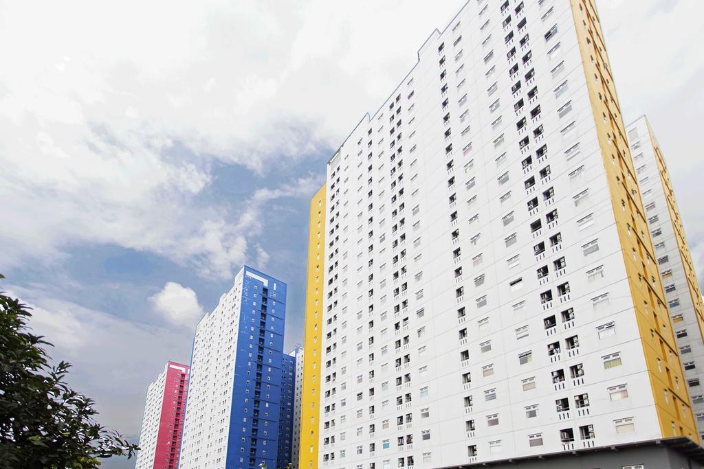 Reddoorz Apartment @ Green Pramuka Джакарта Екстериор снимка