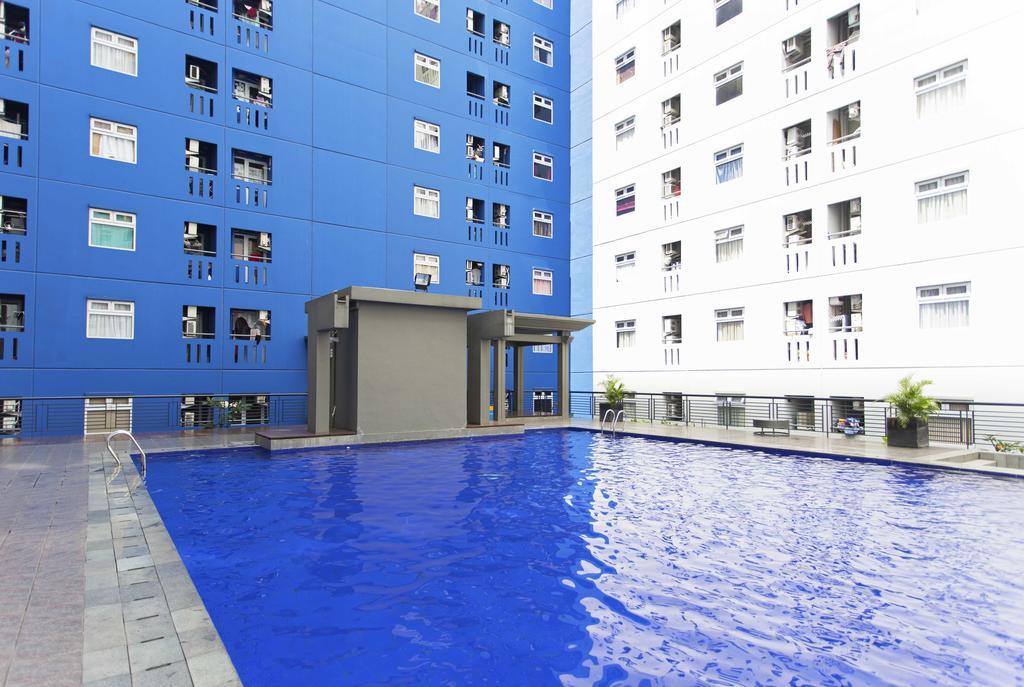 Reddoorz Apartment @ Green Pramuka Джакарта Екстериор снимка
