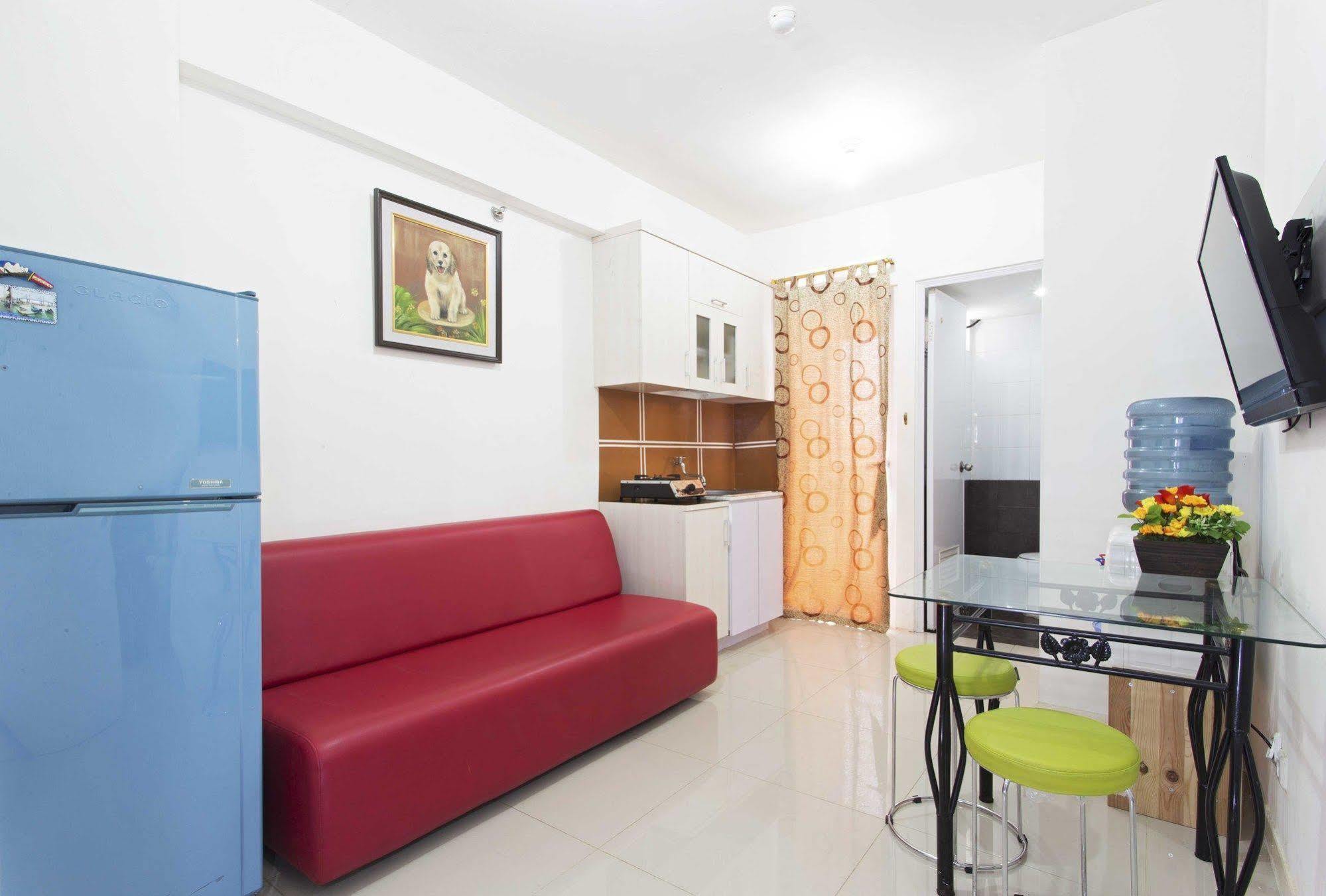 Reddoorz Apartment @ Green Pramuka Джакарта Екстериор снимка