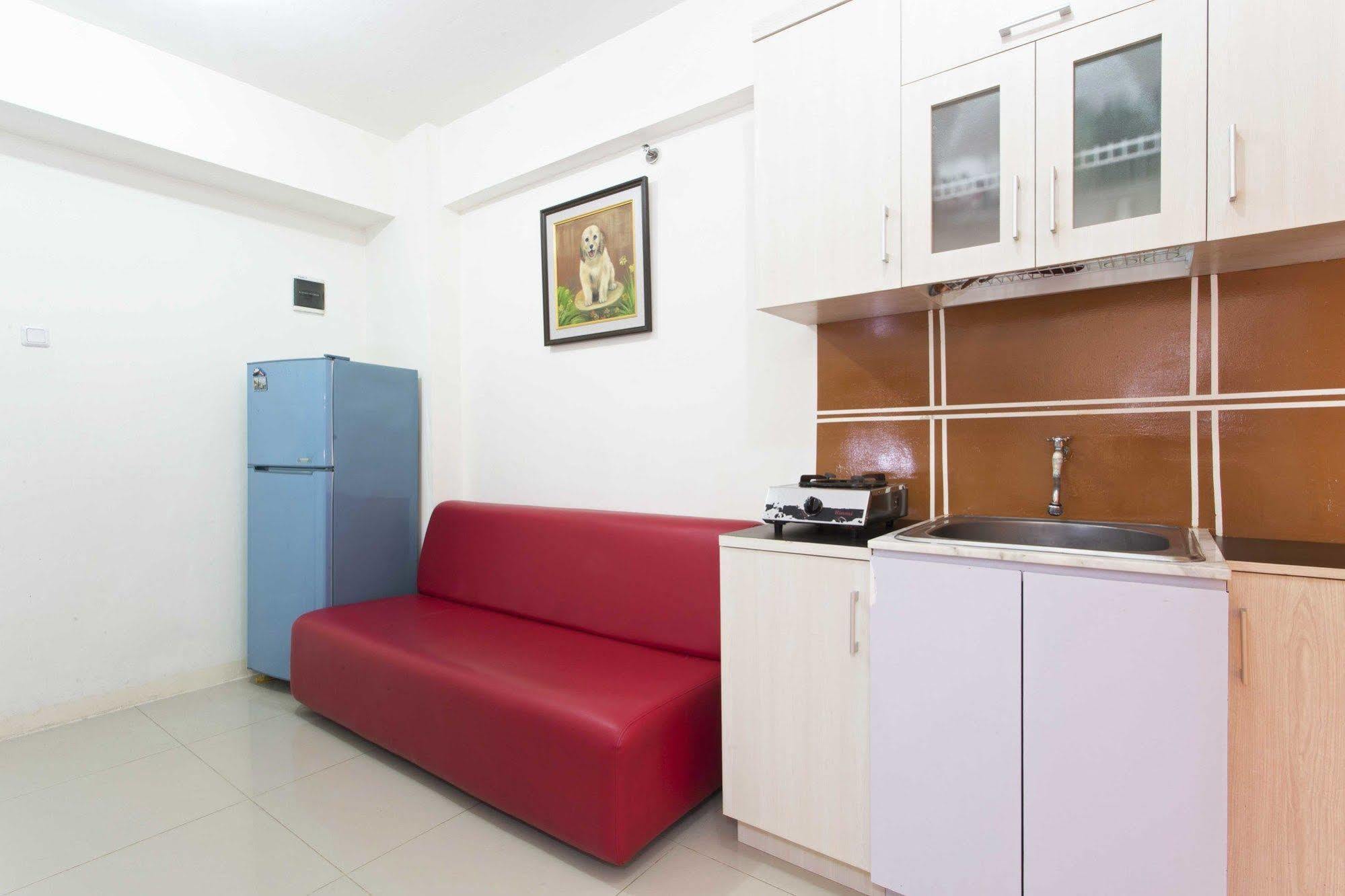 Reddoorz Apartment @ Green Pramuka Джакарта Екстериор снимка